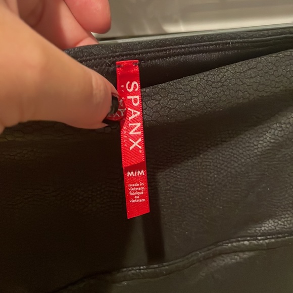 SPANX Faux Leather Pebbled Leggings - Picture 7 of 12